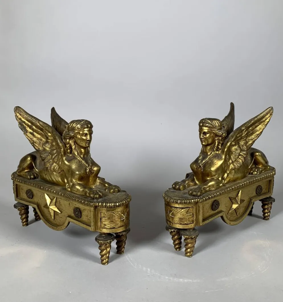 Paire De Chenets Aux Sphinges d'époque Directoire XVIIIème Siècle Attribué