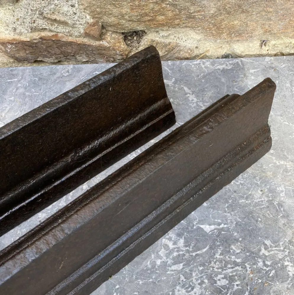 Paire de chenets bustes anciens en fonte "Ariane"