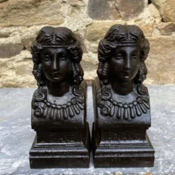 Paire de chenets bustes anciens en fonte