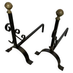 Paire de Chenets Cheminée Fer Forgé Volutes + Têtes Boule Laiton Vinta