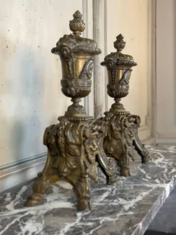 Paire de chenets de style Louis XIV en bronze d’après un dessin de André-Charles Boulle
