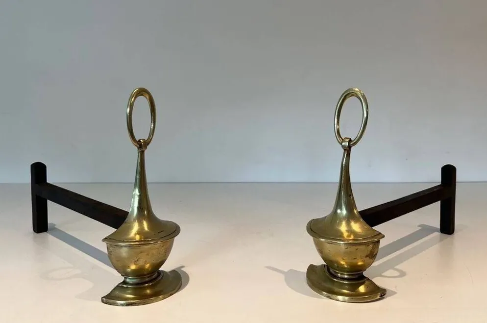 Paire de chenets en bronze de style néoclassique en forme de lampe à huile