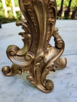 Paire de chenets en bronze doré Louis XV