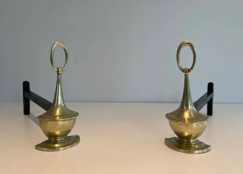 Paire de Chenets en Bronze Néoclassiques en Forme de Lampes Antiques à Anne