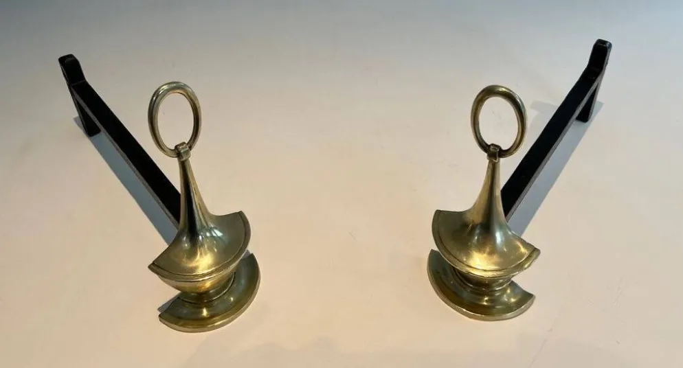 Paire de Chenets en Bronze Néoclassiques en Forme de Lampes Antiques à Anne
