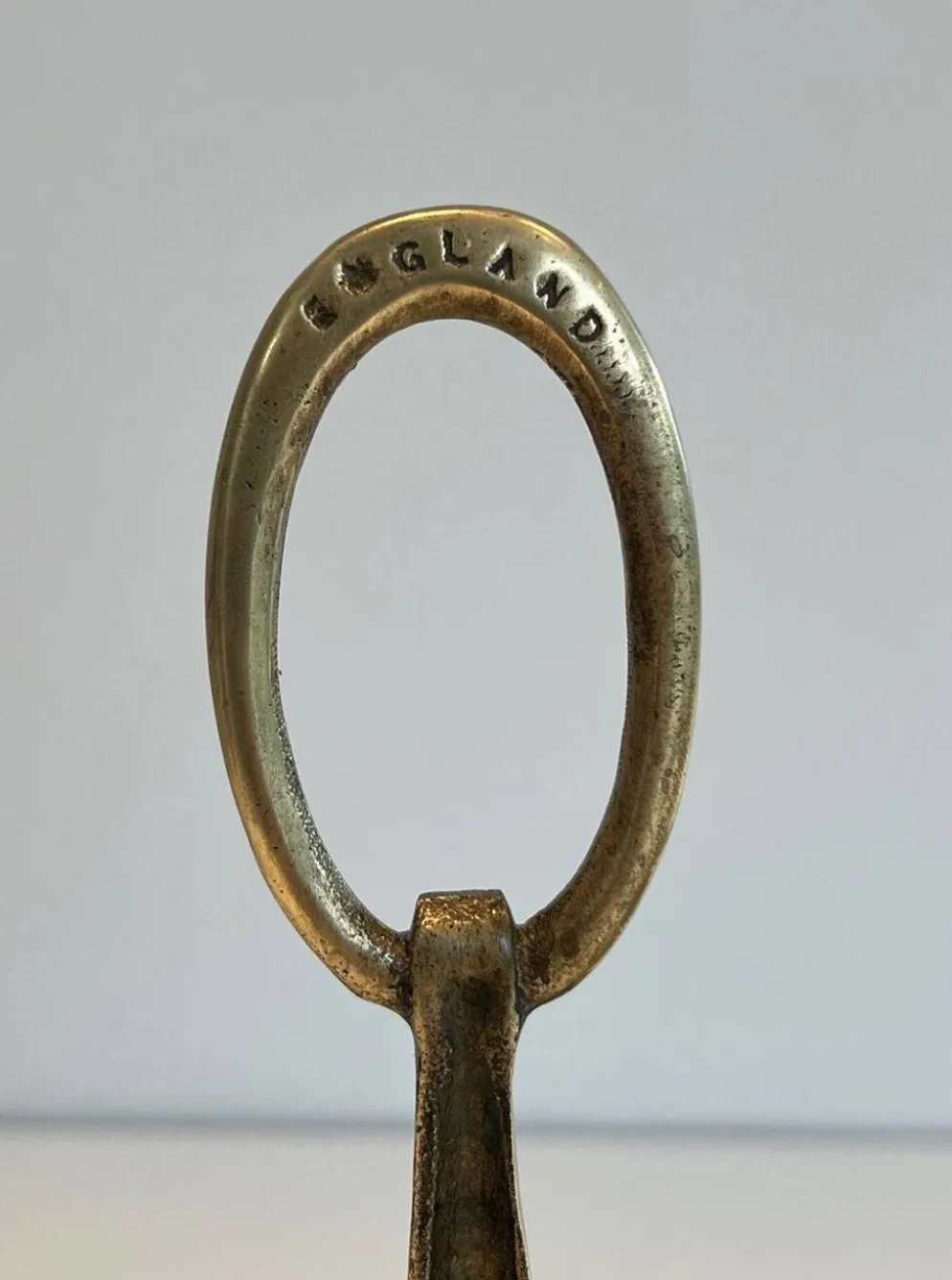 Paire de Chenets en Bronze Néoclassiques en Forme de Lampes Antiques à Anne