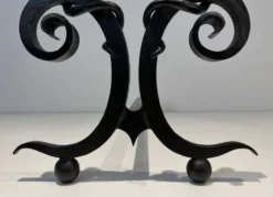 Paire de Chenets en Fer Forgé Modèle aux Serpents dans le Goût d’Edgar Bran