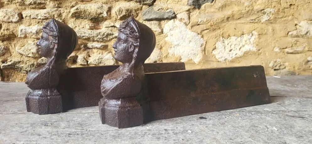 Paire de chenets en fonte XIXème