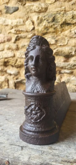 Paire de chenets en fonte XIXème