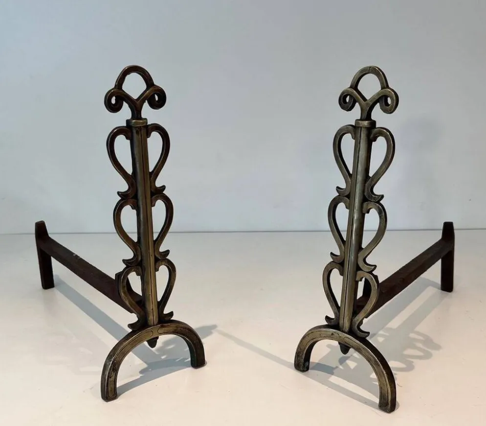Paire de Chenets en Laiton et Fer Forgé à Colonnes de Volutes et Bases Arqu