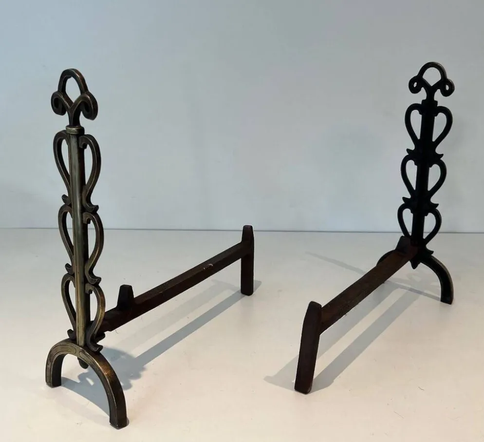 Paire de Chenets en Laiton et Fer Forgé à Colonnes de Volutes et Bases Arqu
