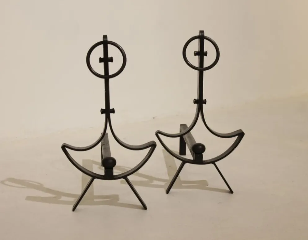 Paire de chenets moderniste en fer forgé