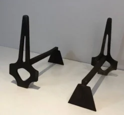 Paire de chenets modernistes en acier et fer forgé