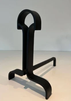 Paire de Chenets Modernistes en Fer Forgé à Finials en Goutte et Bases Évas