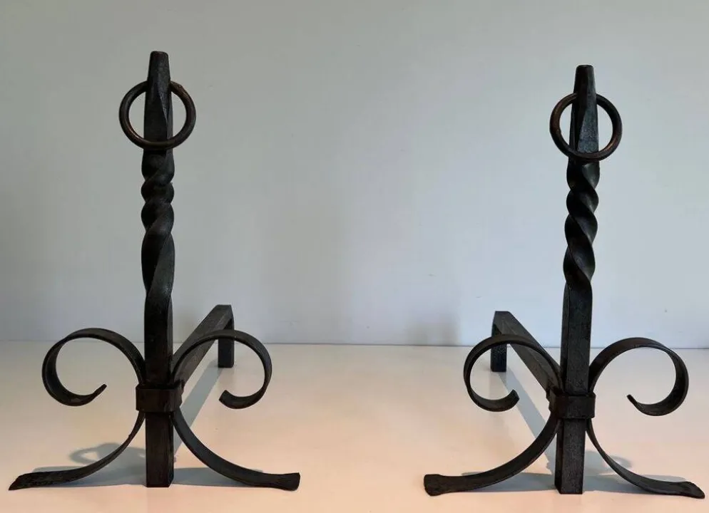 Paire de Chenets Néoclassiques en Fer Forgé à Colonnes Torsadées, Finiales