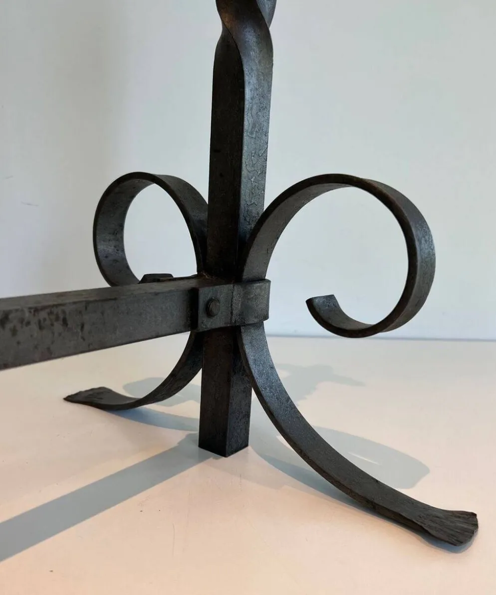 Paire de Chenets Néoclassiques en Fer Forgé à Colonnes Torsadées, Finiales