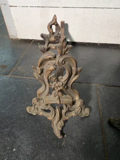 Paire de chenets style Louis XV en bronze