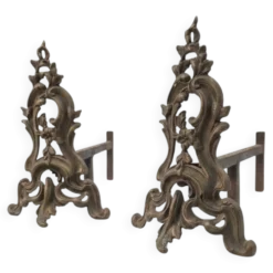 Paire de chenets style Louis XV en bronze