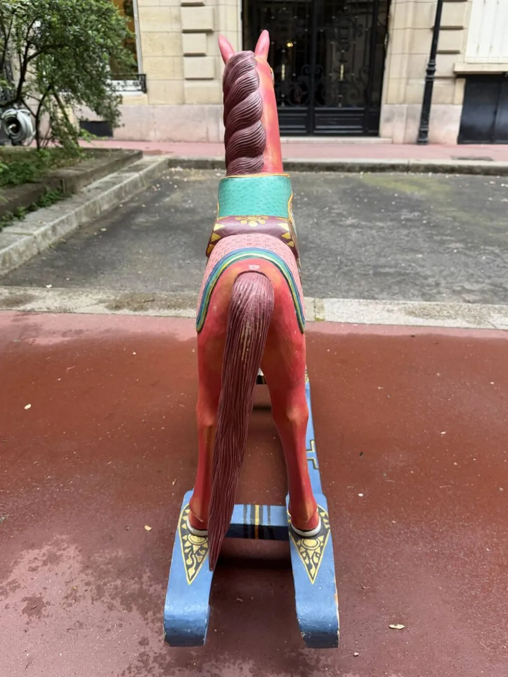 Paire de chevaux anciens asiatiques en bois – Début XXe siècle
