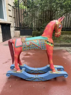 Paire de chevaux anciens asiatiques en bois – Début XXe siècle