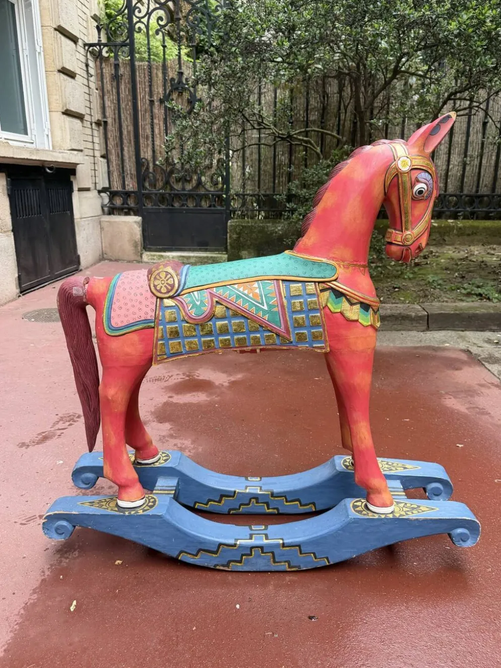 Paire de chevaux anciens asiatiques en bois – Début XXe siècle