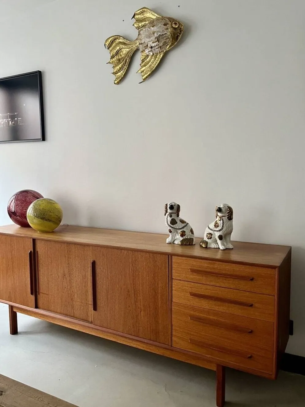 Paire de chiens en céramique Staffordshire – Angleterre, XXe siècle