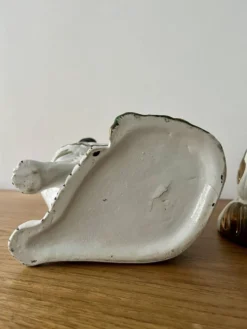 Paire de chiens en céramique Staffordshire – Angleterre, XXe siècle
