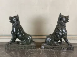 Paire de chiens en serpentine d’après le chien de Jennings
