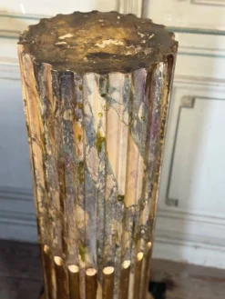 Paire de colonnes en bois sculpté de style Louis XVI, L’escalier de cristal, vers 1880