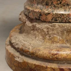 Paire de colonnes en marbre breccia et granit - Italie XIXe siècle