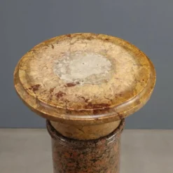 Paire de colonnes en marbre breccia et granit - Italie XIXe siècle