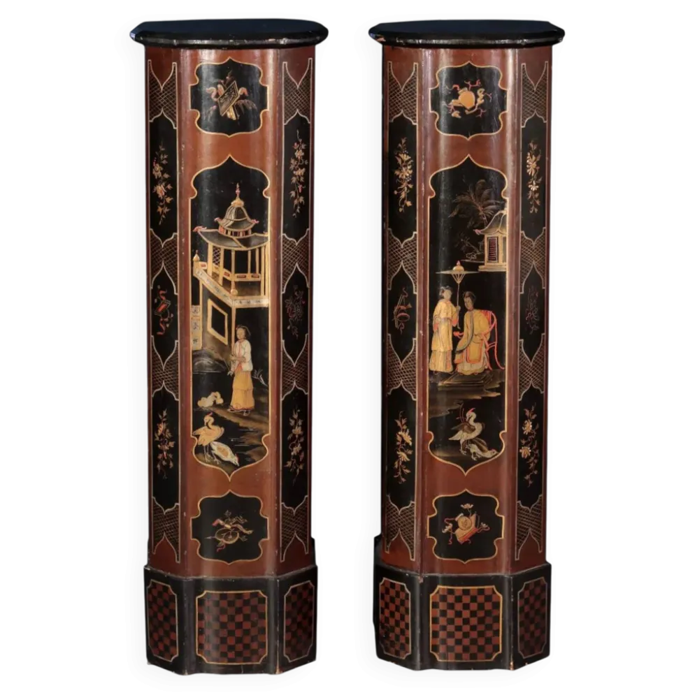 Paire de colonnes piédestaux de style chinoiserie