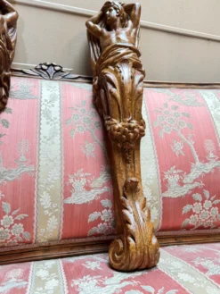 Paire de consoles en plâtre peint de style Louis XVI