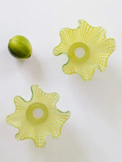 Paire de coupes "Gingham" Chance Brothers carreaux jaune bords ondulés