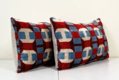 Paire de coussins ikat