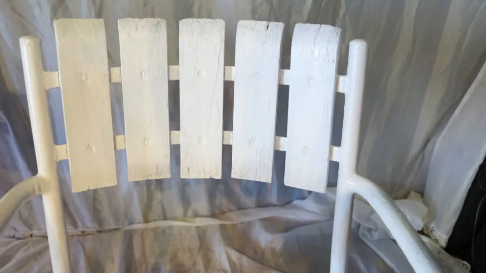 Paire de fauteuils de jardin blancs