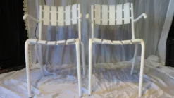 Paire de fauteuils de jardin blancs