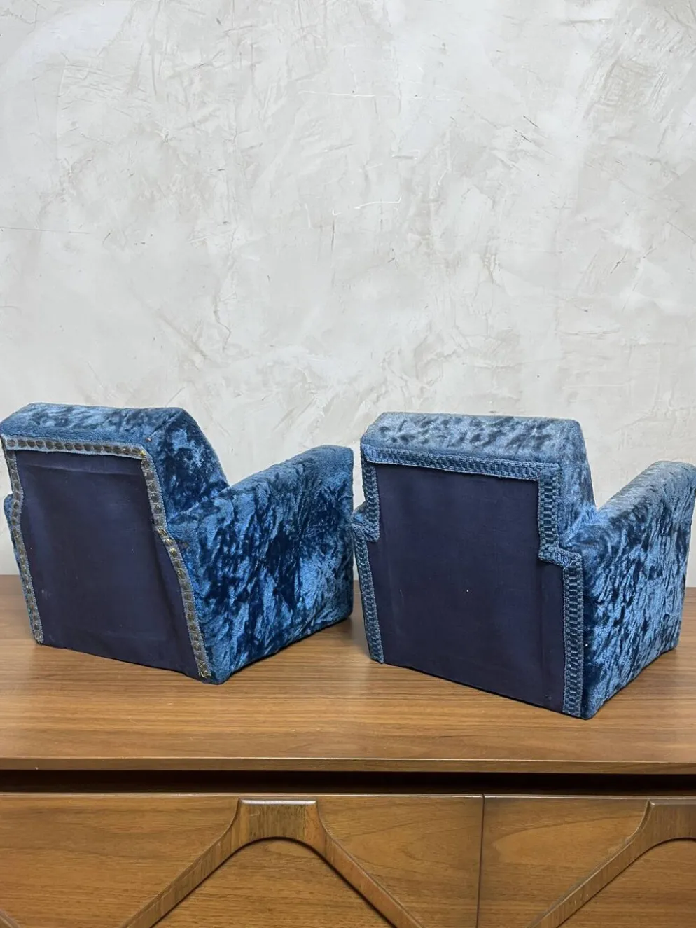 Paire de fauteuils de maitrise