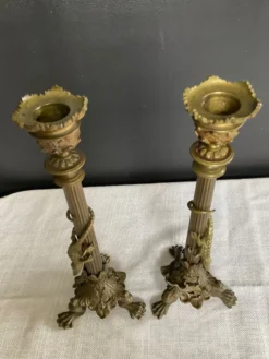 Paire de flambeaux XIXe en bronze doré style empire