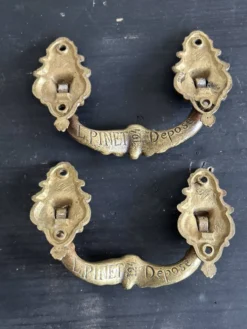 Paire de grandes poignées anciennes en bronze, L. Pinet XIXe