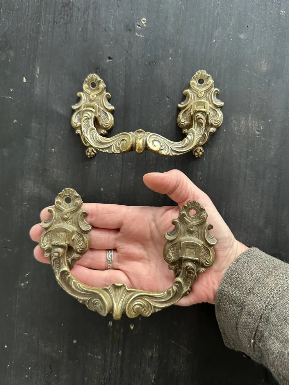 Paire de grandes poignées anciennes en bronze, L. Pinet XIXe