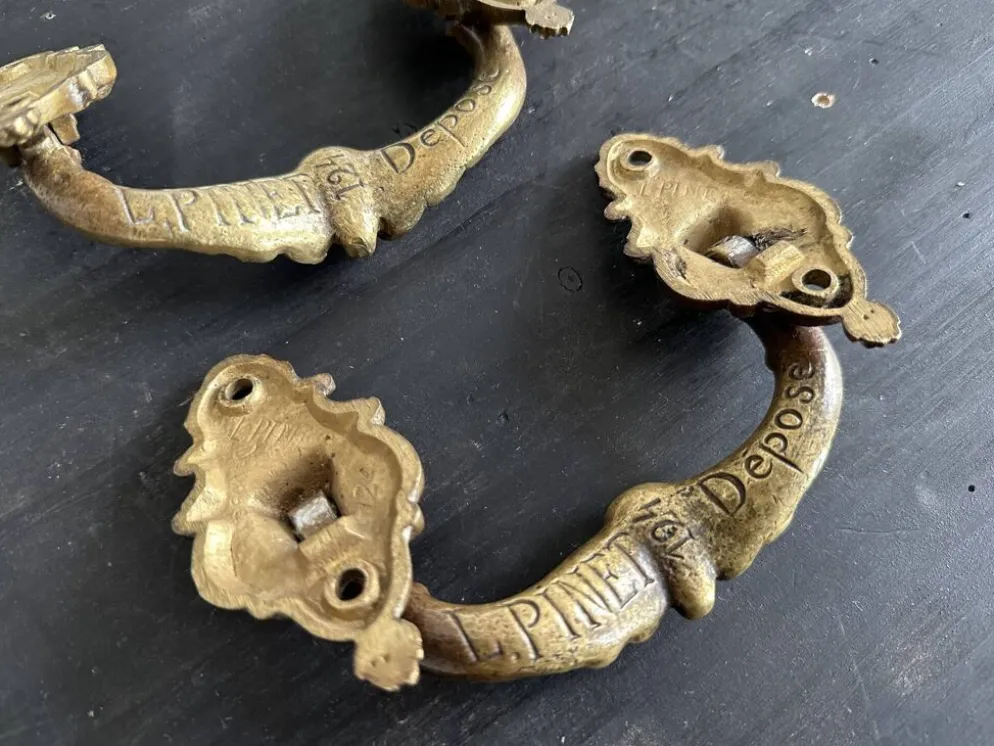 Paire de grandes poignées anciennes en bronze, L. Pinet XIXe