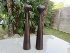 Paire de grands bougeoirs scandinaves en teck 1960 vintage