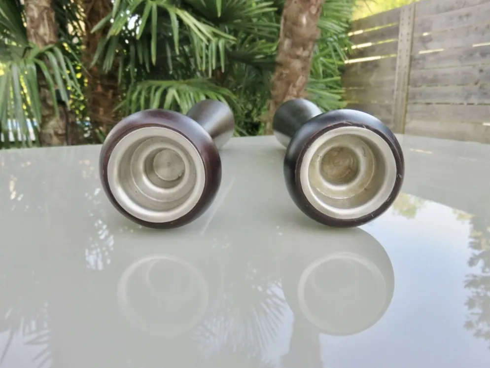 Paire de grands bougeoirs scandinaves en teck 1960 vintage