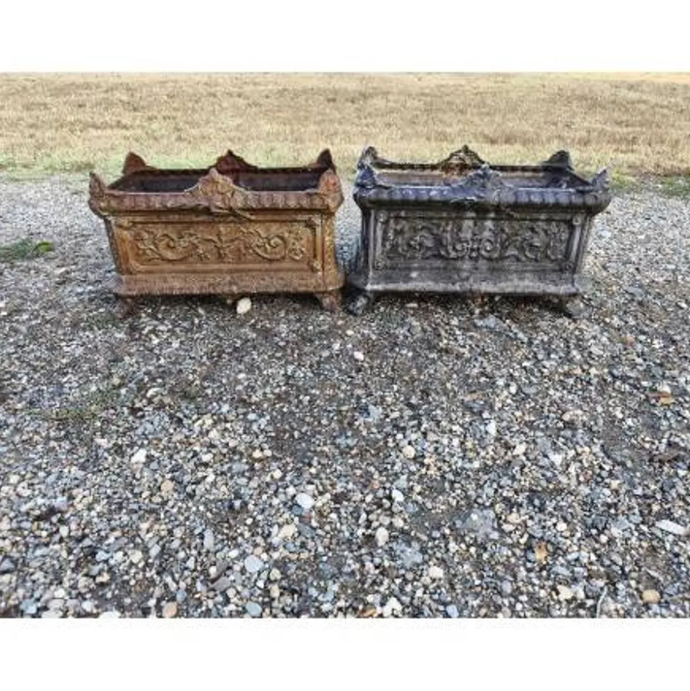Paire de jardinières en fonte 1900 de Charleville-Mézières