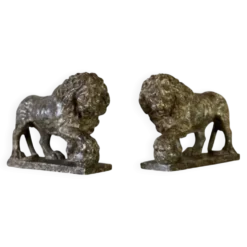 Paire de lions Médicis en albâtre, Italie XIXème siècle