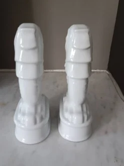 Paire de Merlions en porcelaine blanche française