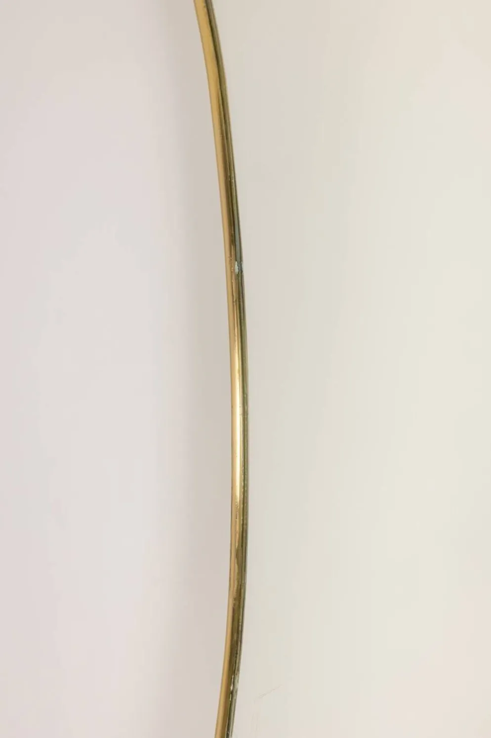 Paire de miroirs style Gio Ponti, cerclage en laiton, années 80