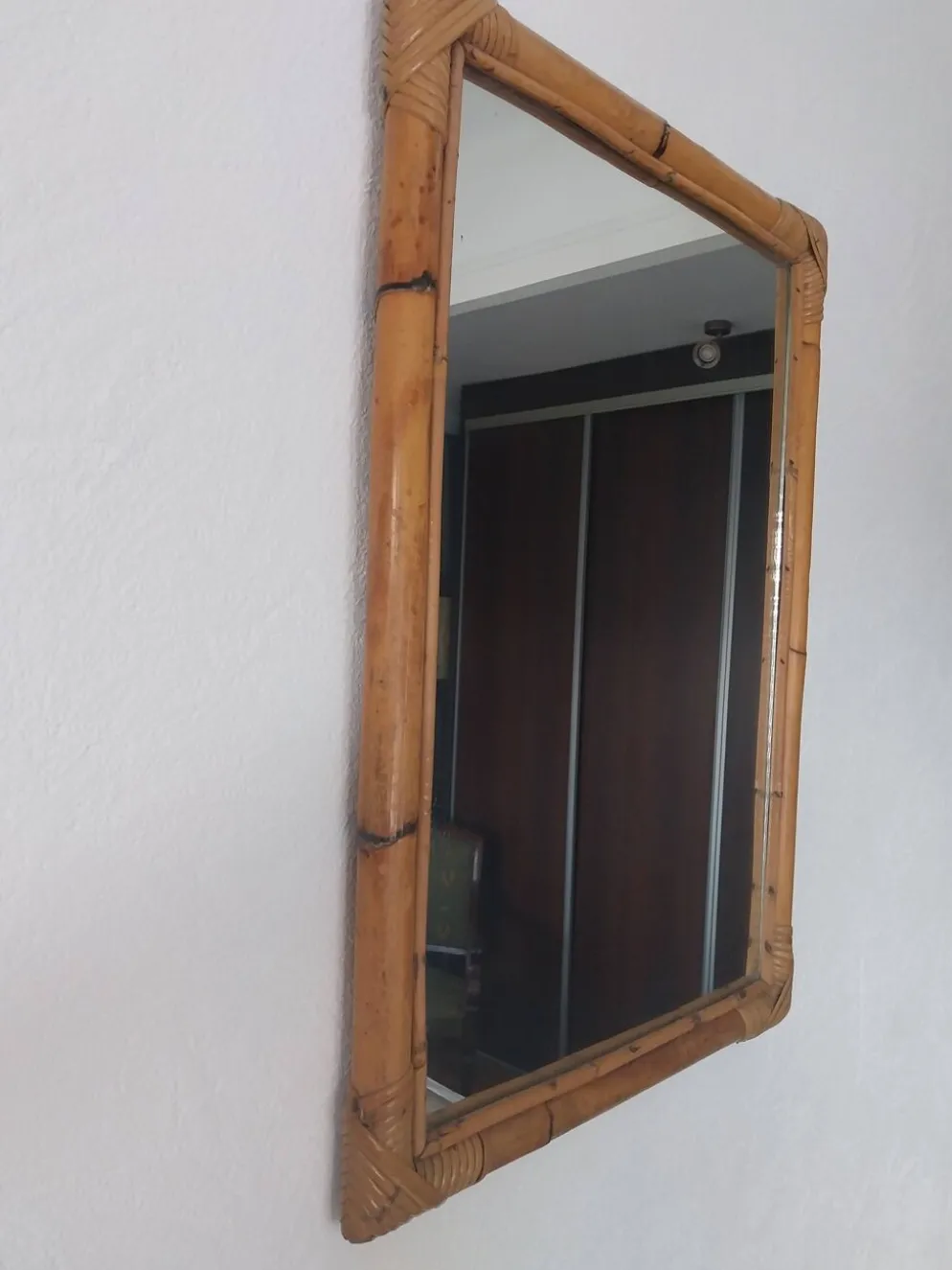 Paire de miroirs vintage en bambou et rotin