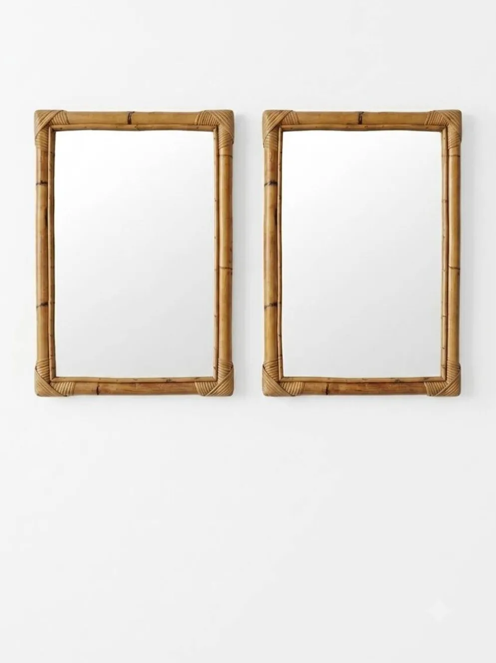 Paire de miroirs vintage en bambou et rotin